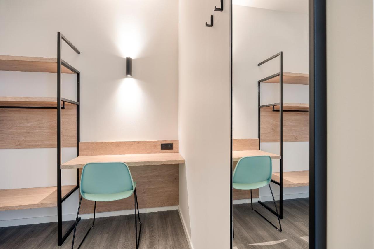 B&B Hotel Хаселт Екстериор снимка